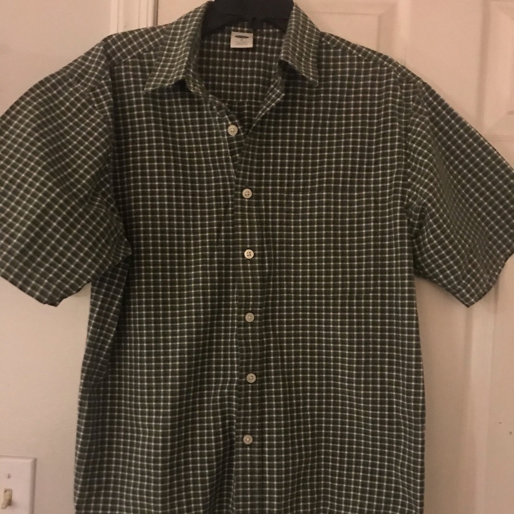 Men’s Old Navy striped button down shirt